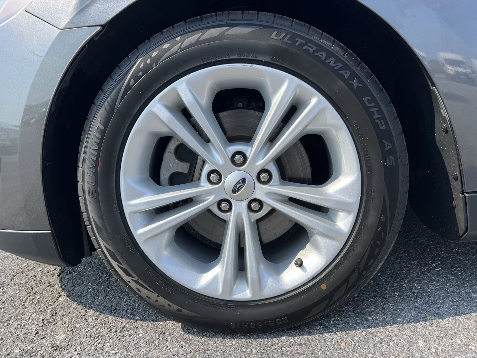 Used 2015 Ford Taurus SE FWD image 12