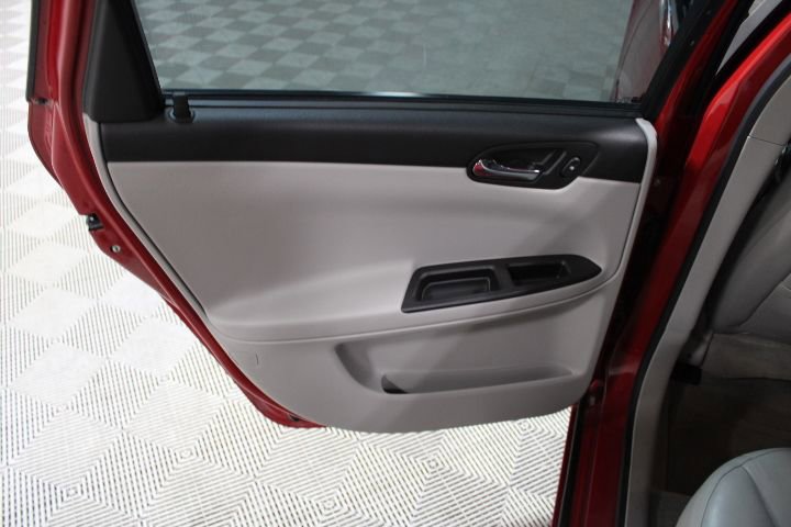 Used 2008 Chevrolet Impala SS w/ Convenience Package image 15
