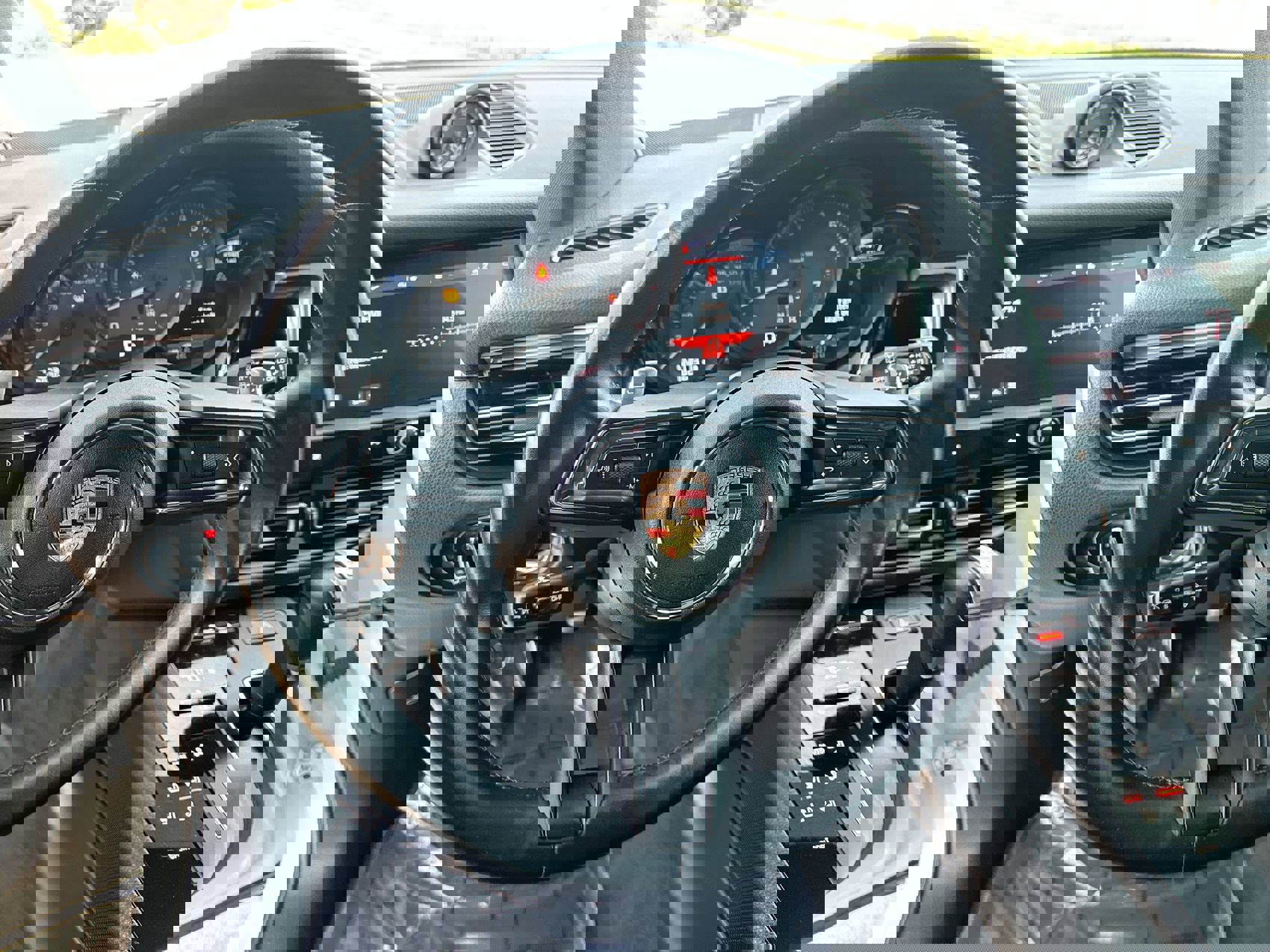 Used 2024 Porsche Macan image 14