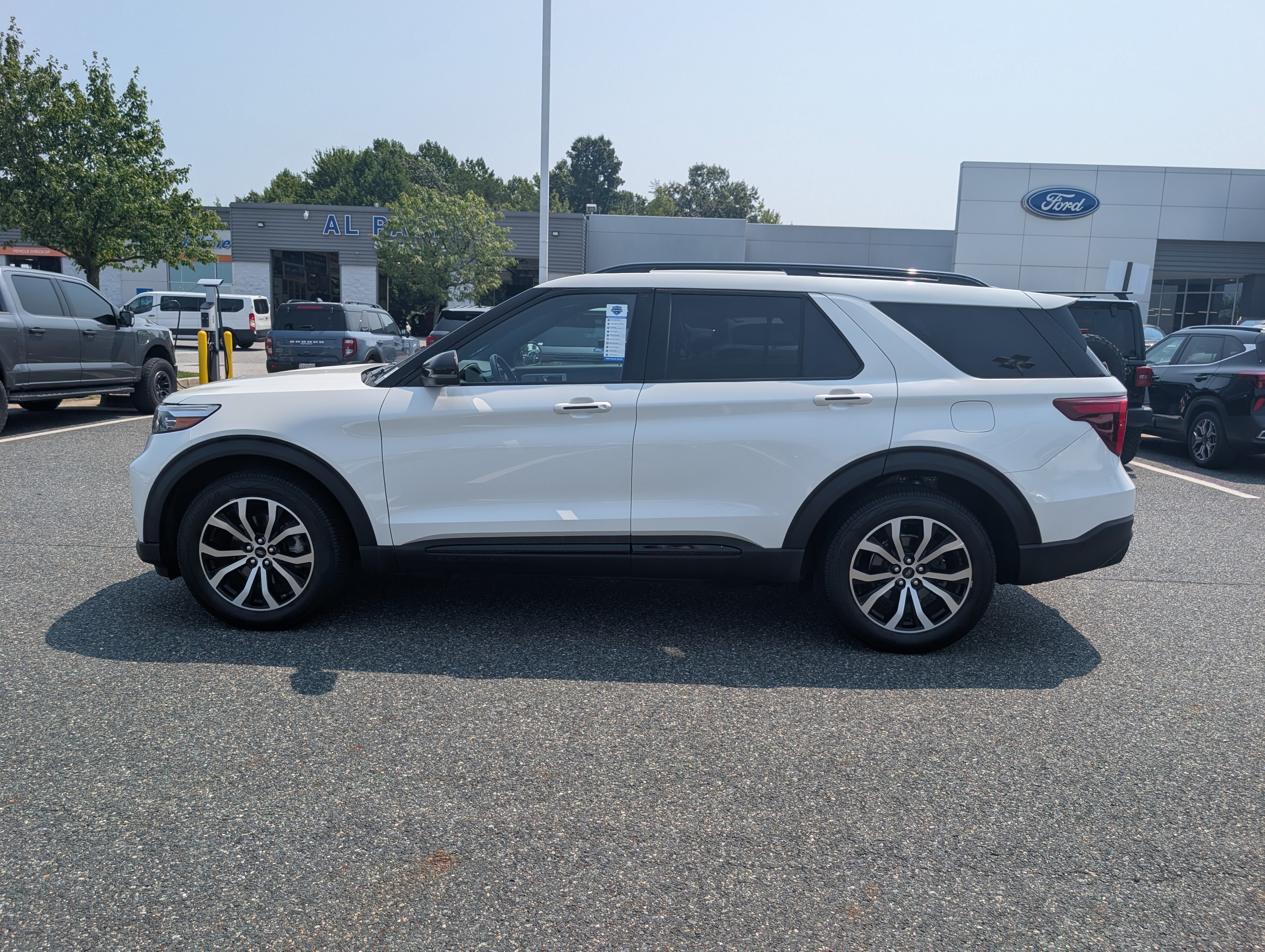 Certified 2020 Ford Explorer ST AWD/4WD image 6