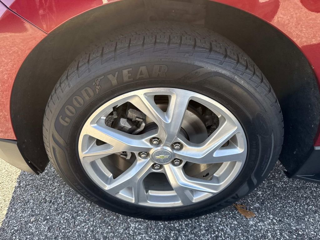 Used 2018 Chevrolet Equinox Premier image 11