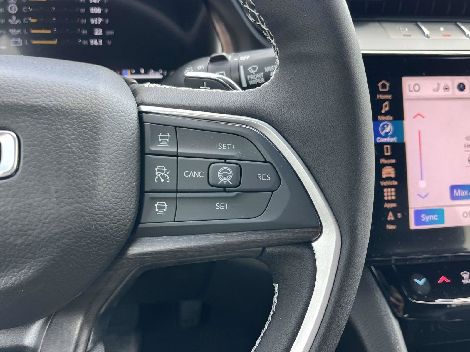 New 2026 Jeep Grand Cherokee Altitude AWD/4WD image 13