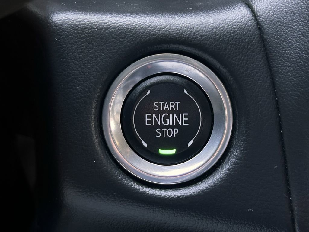 Used 2024 Chevrolet Suburban RST image 22