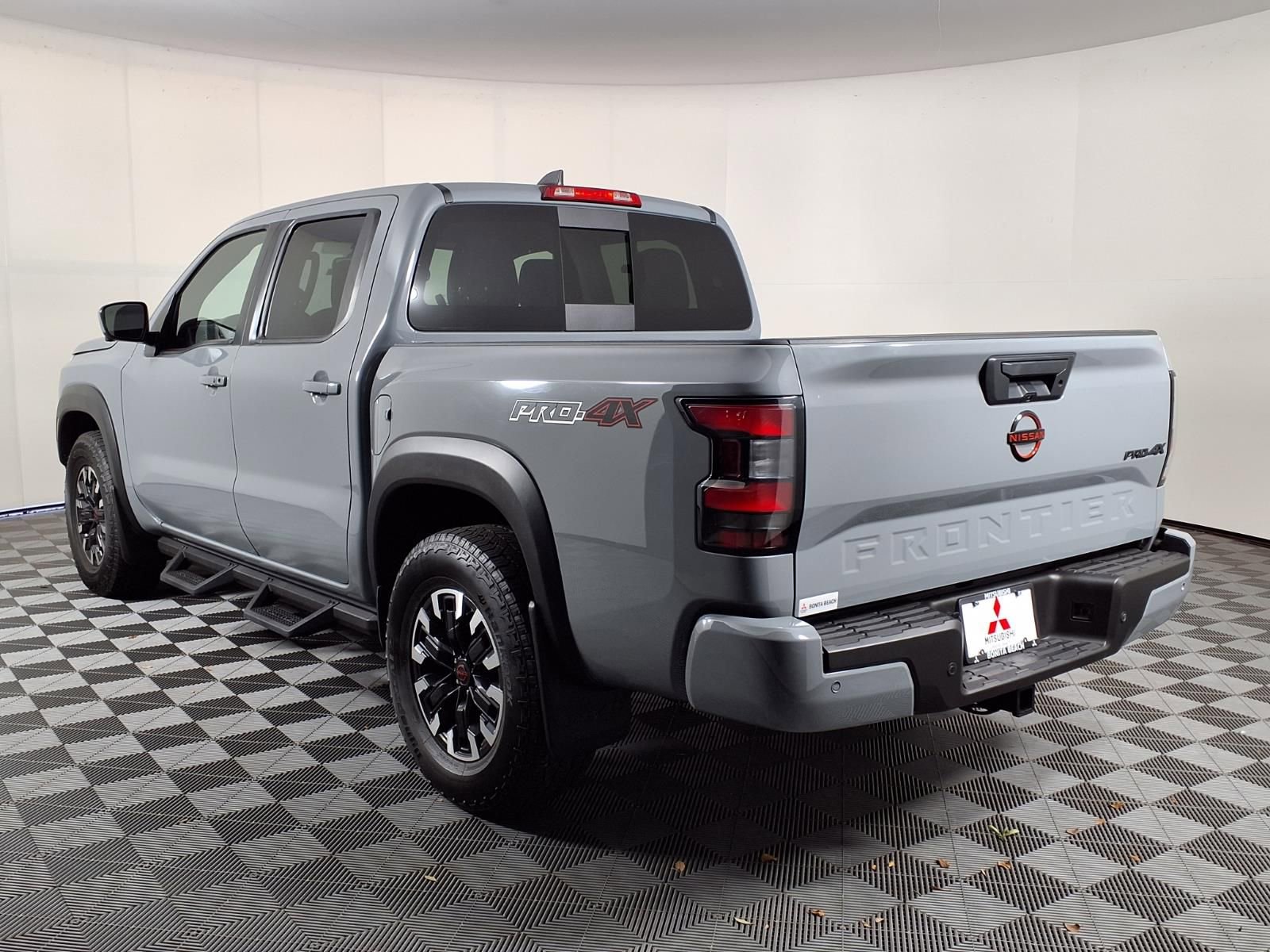 Used 2023 Nissan Frontier PRO-4X w/ Pro Convenience Package AWD/4WD image 5