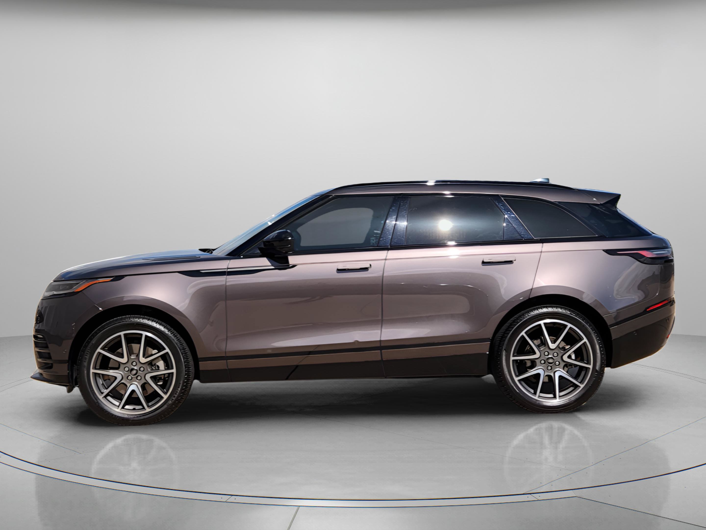 Certified 2026 Land Rover Range Rover Velar Dynamic SE AWD/4WD image 2