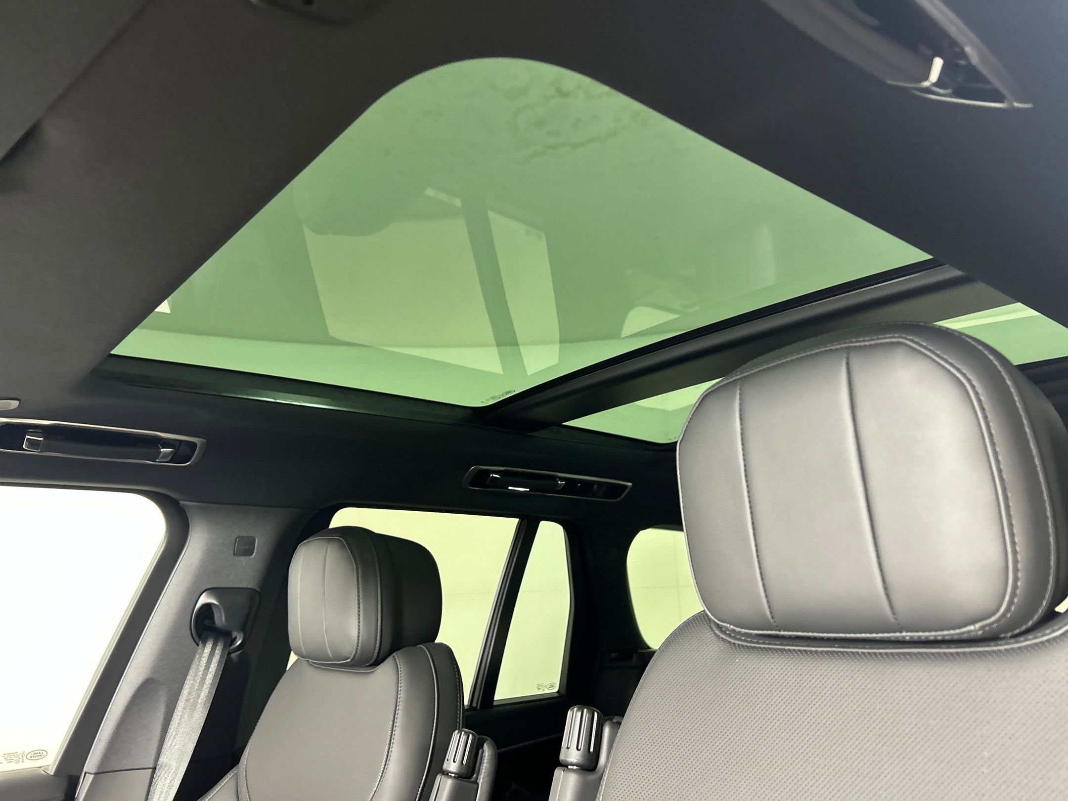 New 2025 Land Rover Range Rover SE image 11