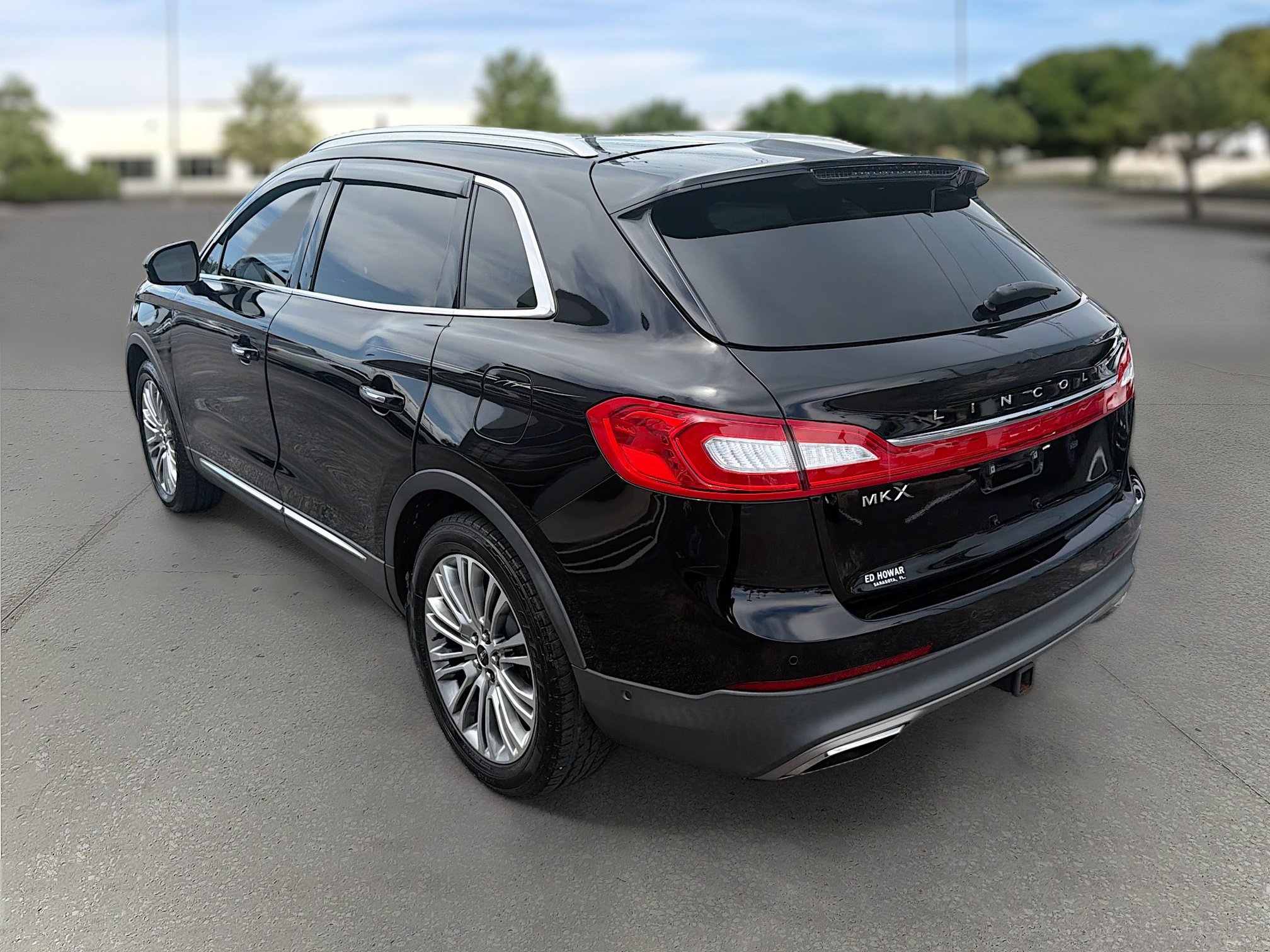 Used 2018 Lincoln MKX Reserve w/ Driver Assistance Package FWD image 5