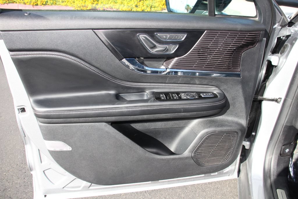 Certified 2021 Lincoln Corsair FWD w/ Premium Package image 17