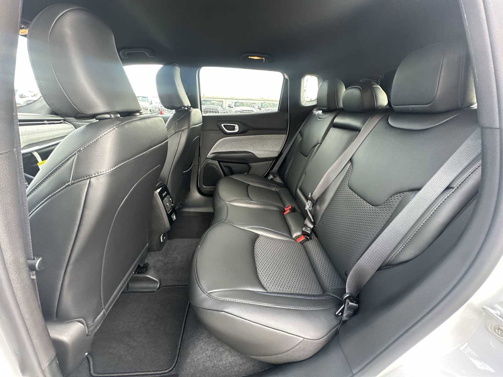 New 2026 Jeep Compass Latitude image 22