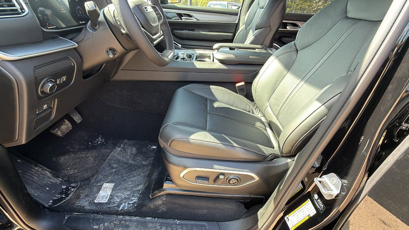 New 2026 Jeep Grand Wagoneer 4WD image 16