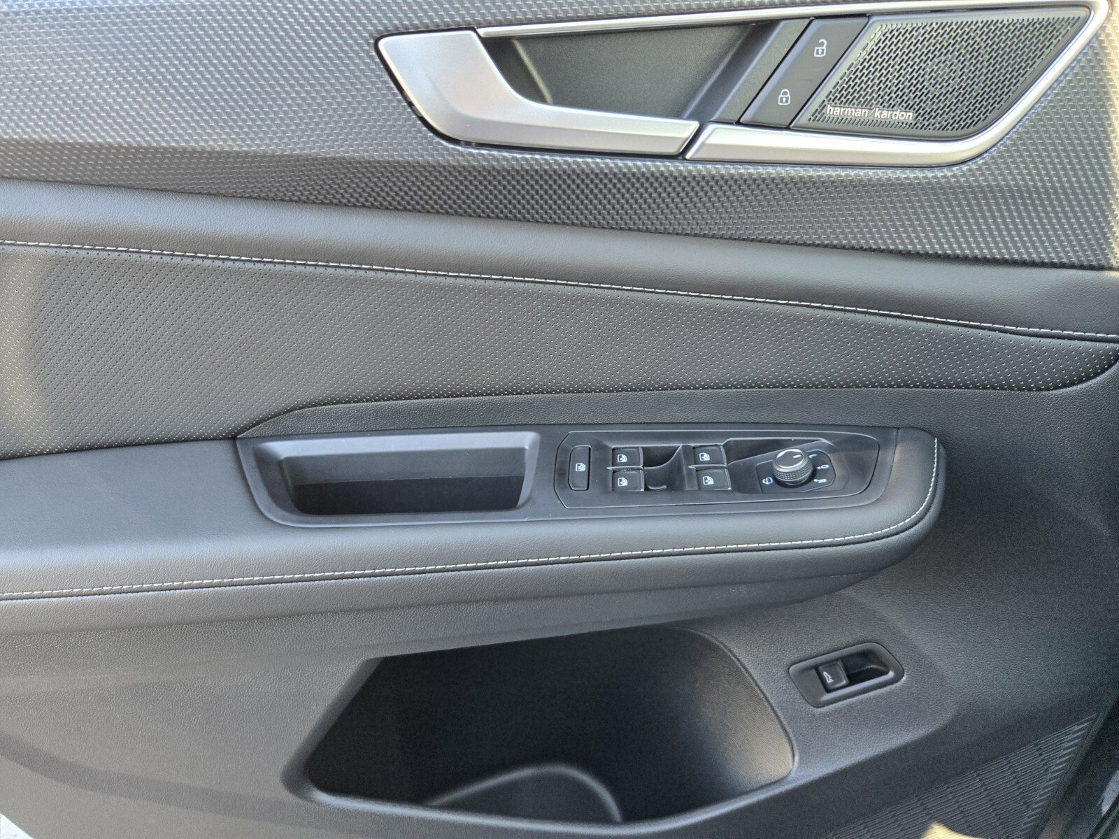 New 2026 Volkswagen Atlas Cross Sport SEL Premium R-Line image 19