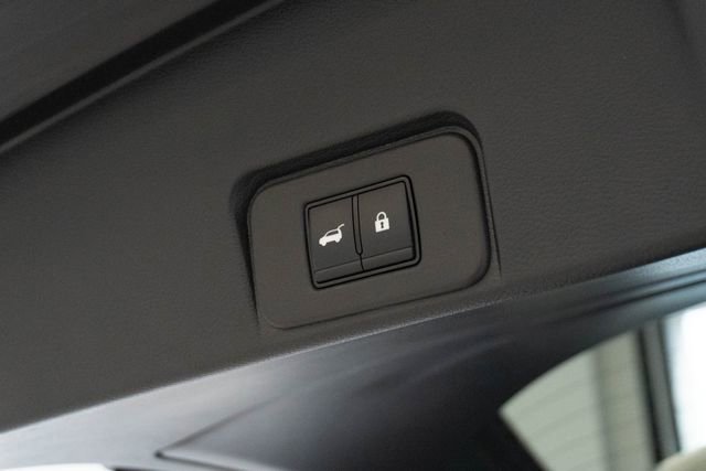 Used 2025 Nissan Rogue SV w/ SV Premium Package image 14