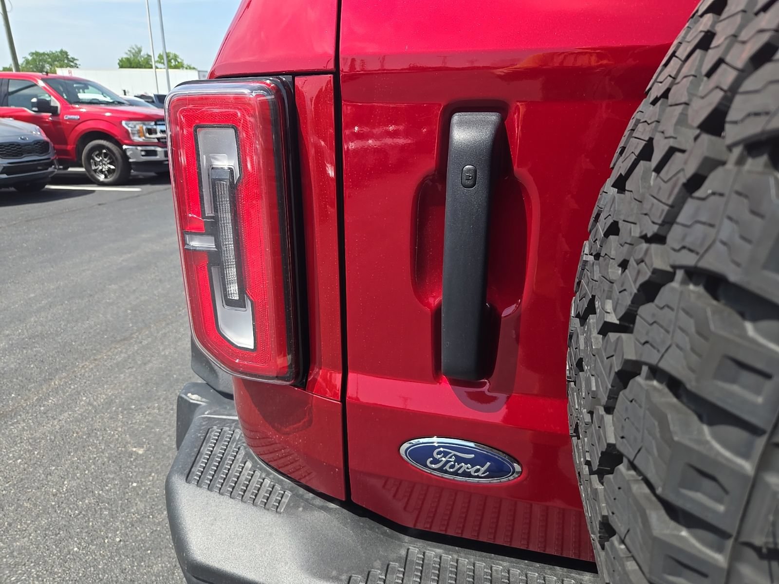 Used 2025 Ford Bronco Badlands AWD/4WD image 14