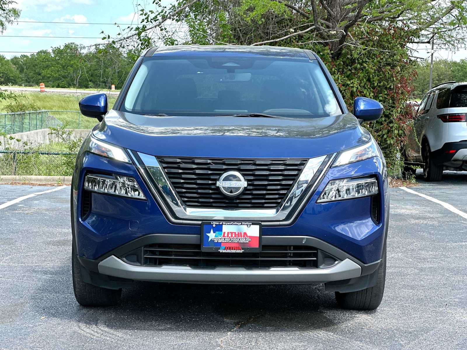 Used 2023 Nissan Rogue SV FWD image 10