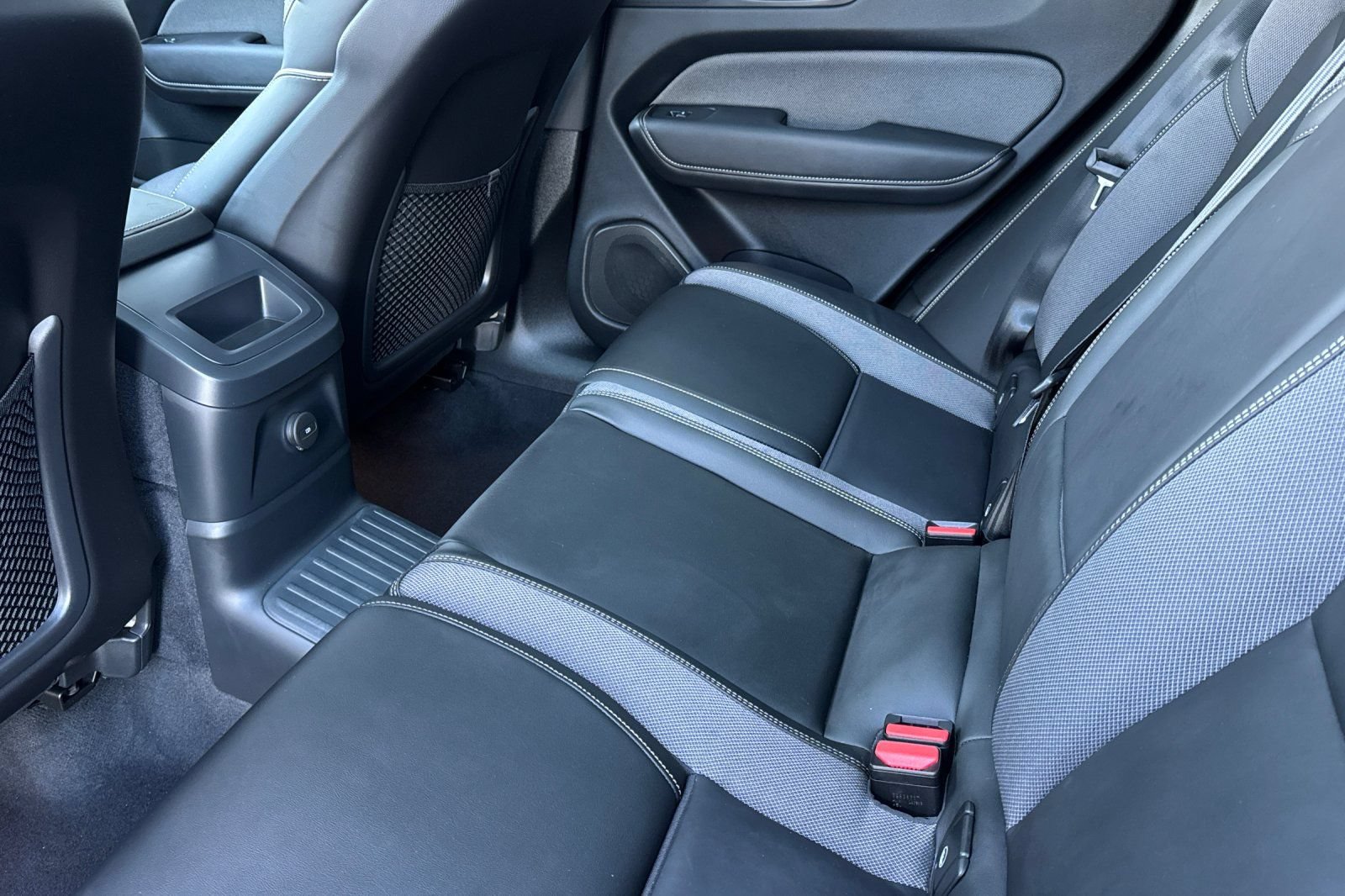 Used 2024 Volvo XC60 T8 Ultimate w/ Protection Package Premier AWD/4WD image 12