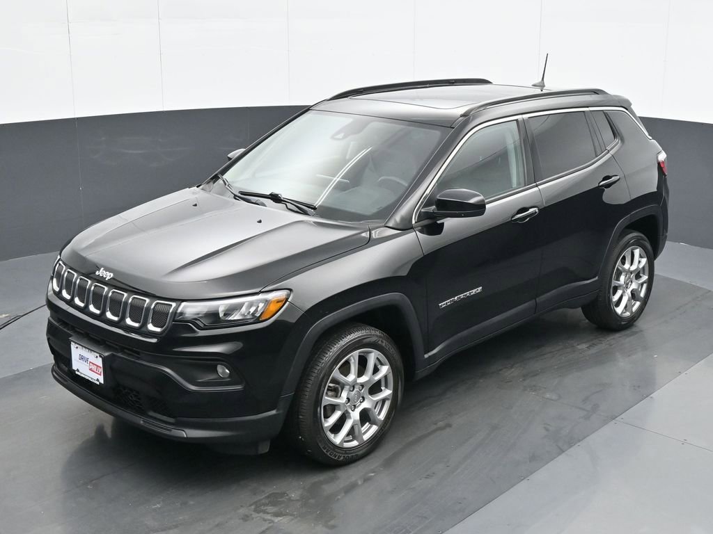 Used 2022 Jeep Compass Latitude w/ Sun and Sound Group image 17