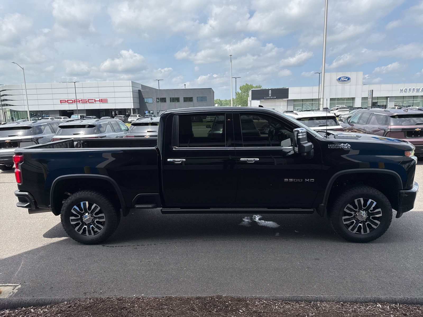 Used 2022 Chevrolet Silverado 3500 High Country image 4