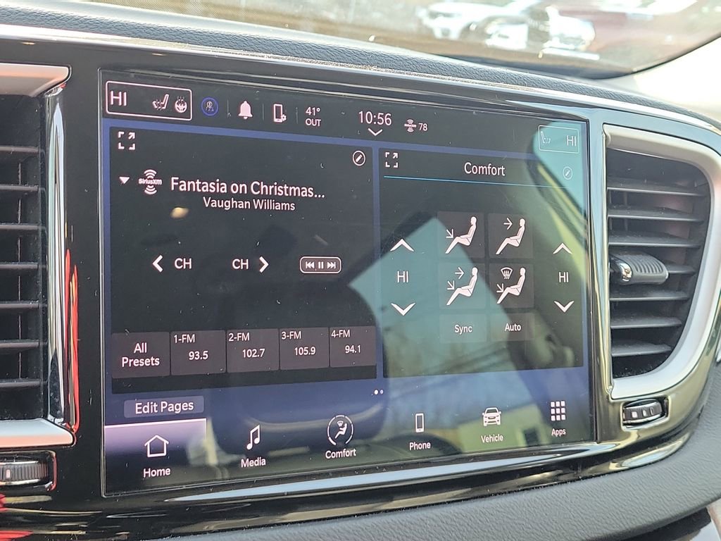 Certified 2023 Chrysler Pacifica Touring-L image 8