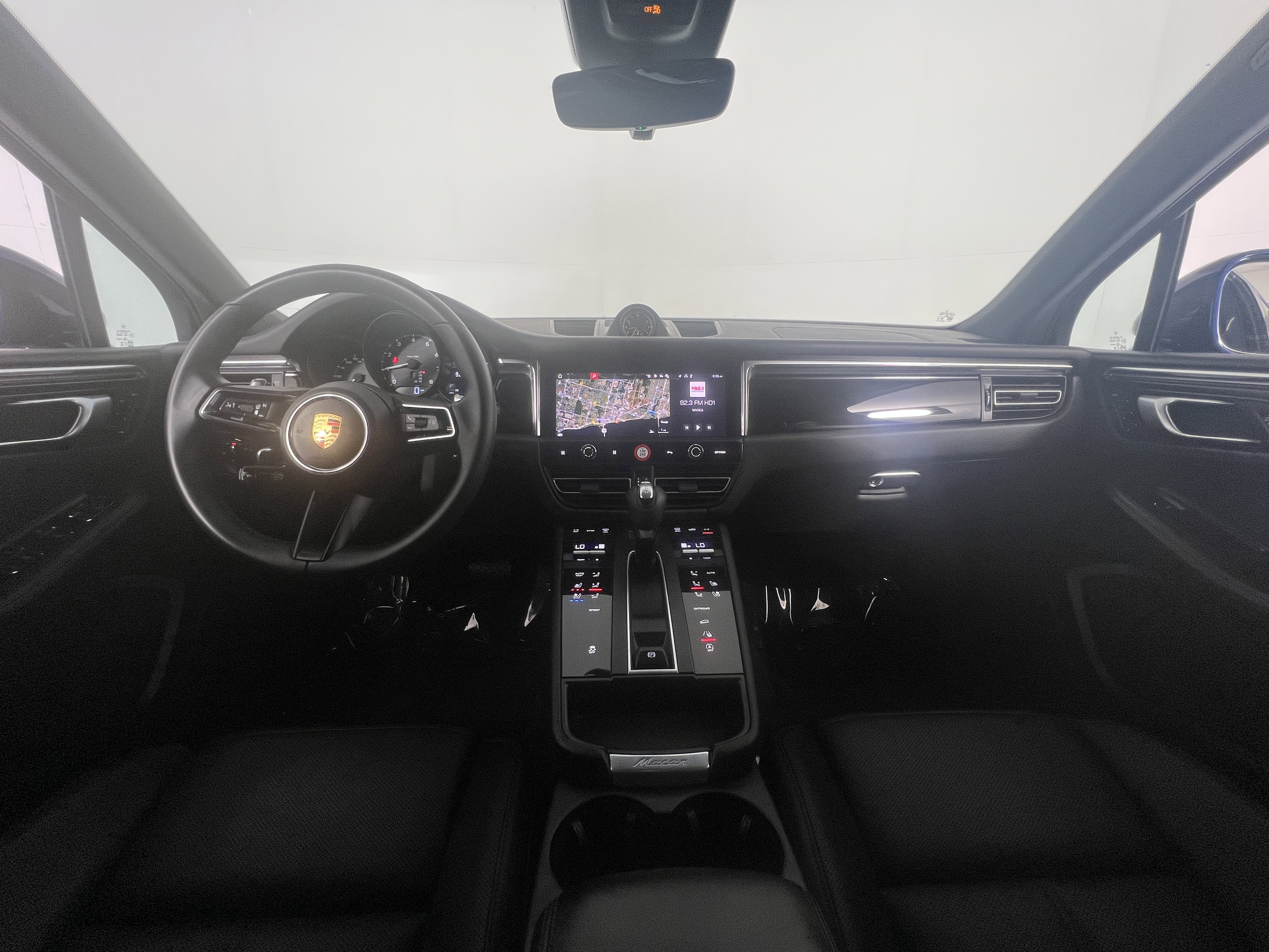 Used 2026 Porsche Macan AWD/4WD image 13