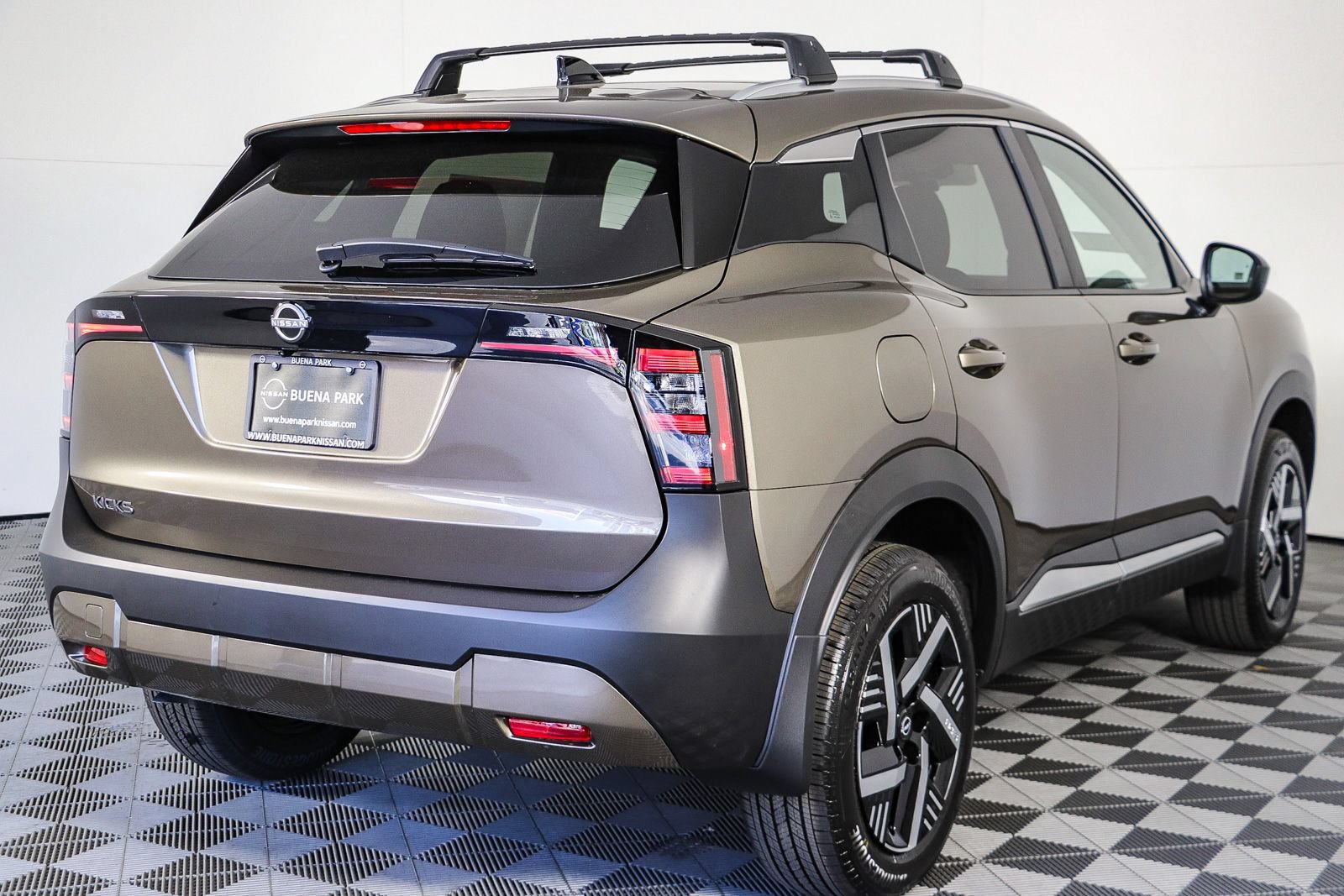 New 2027 Nissan Kicks SV FWD image 8