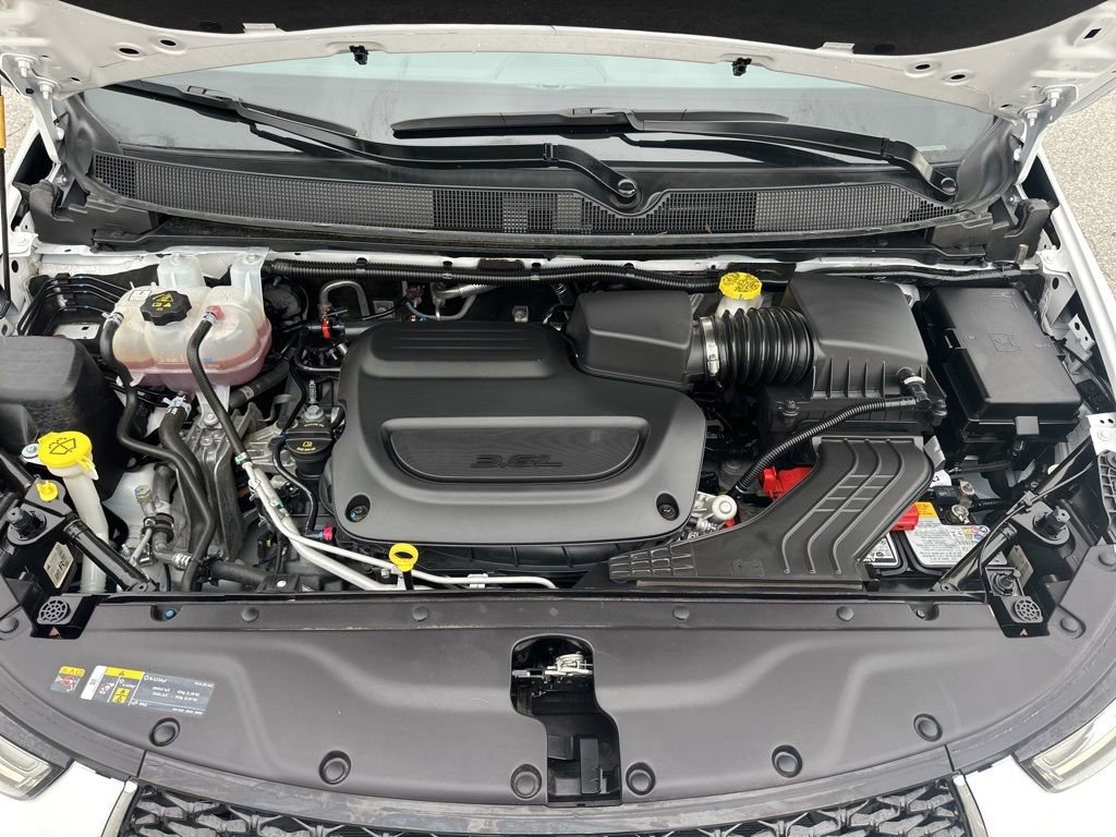 Used 2024 Chrysler Pacifica Touring-L image 33