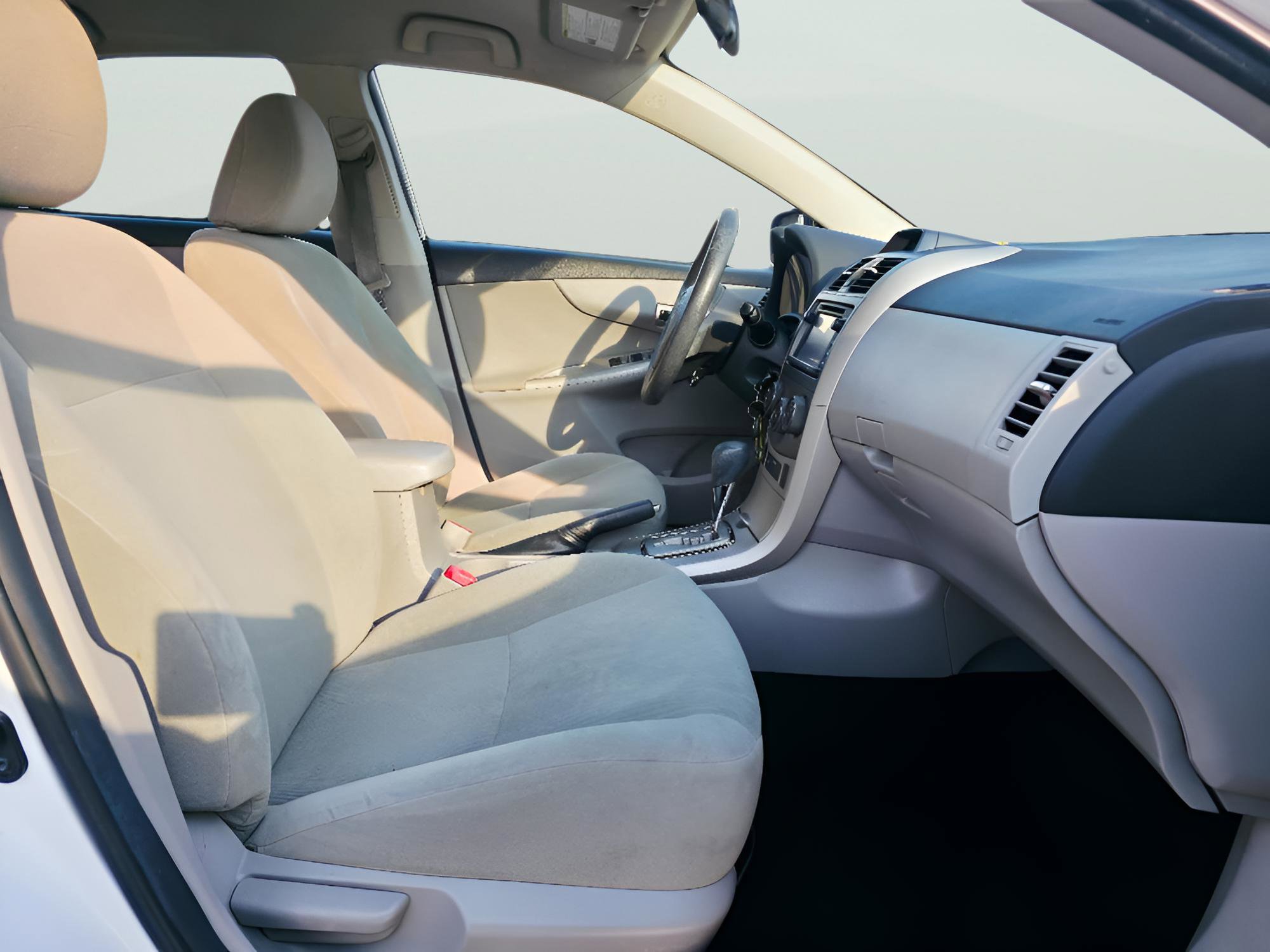 Used 2013 Toyota Corolla LE image 13