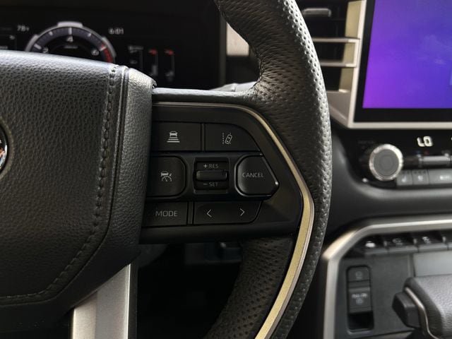 Used 2025 Toyota Tundra Limited AWD/4WD image 15