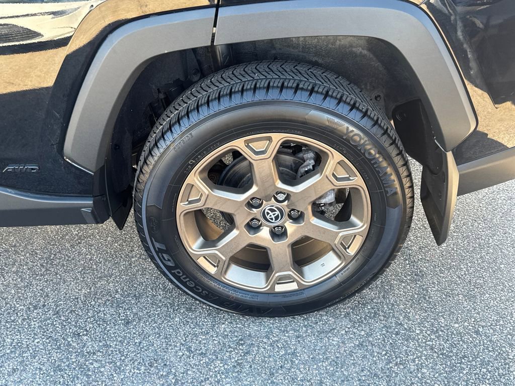 Used 2023 Toyota RAV4 AWD Hybrid image 38