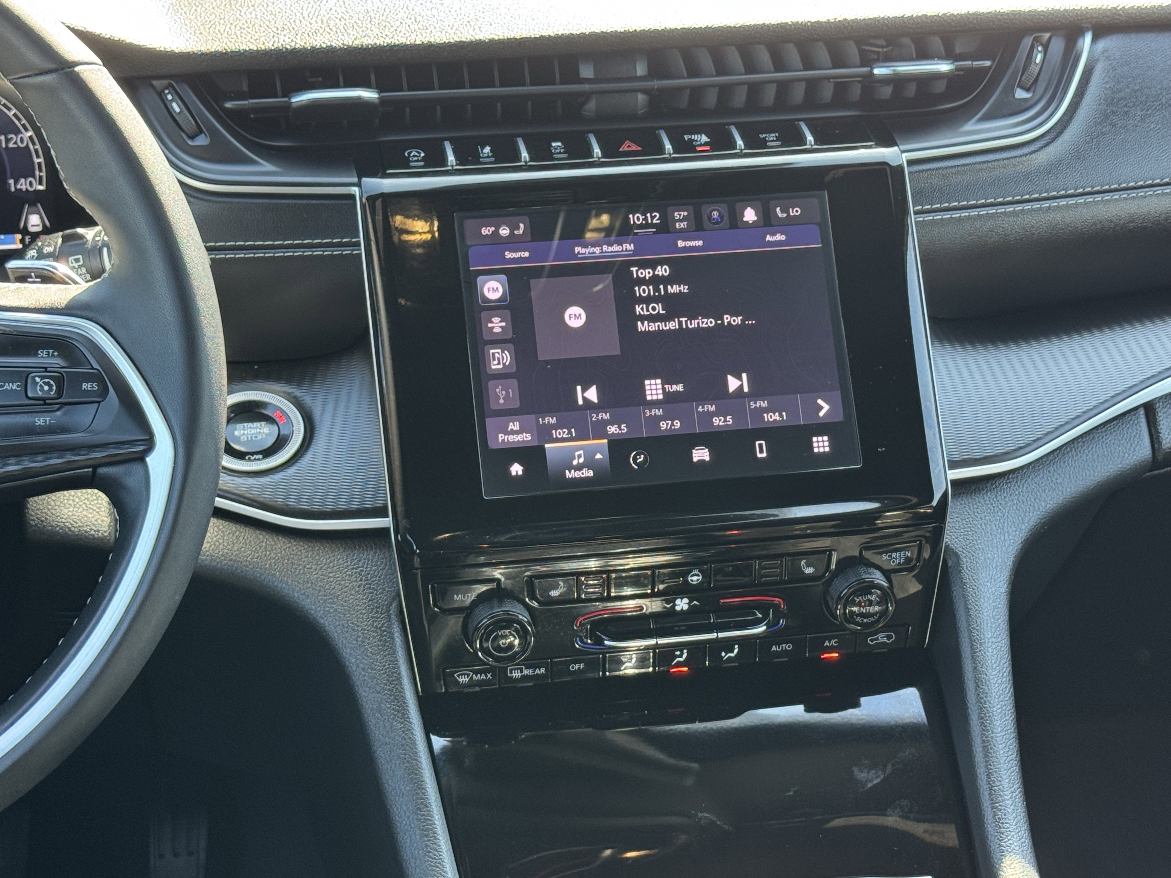 Used 2025 Jeep Grand Cherokee Altitude image 17