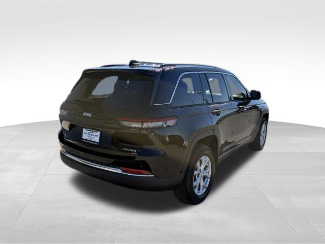 Used 2023 Jeep Grand Cherokee Limited w/ Trailer Tow Prep Group (B) AWD/4WD image 2
