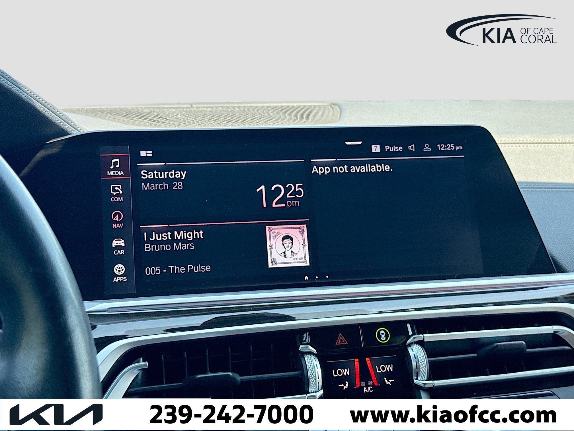 Used 2021 BMW X7 xDrive40i w/ Premium Package image 32