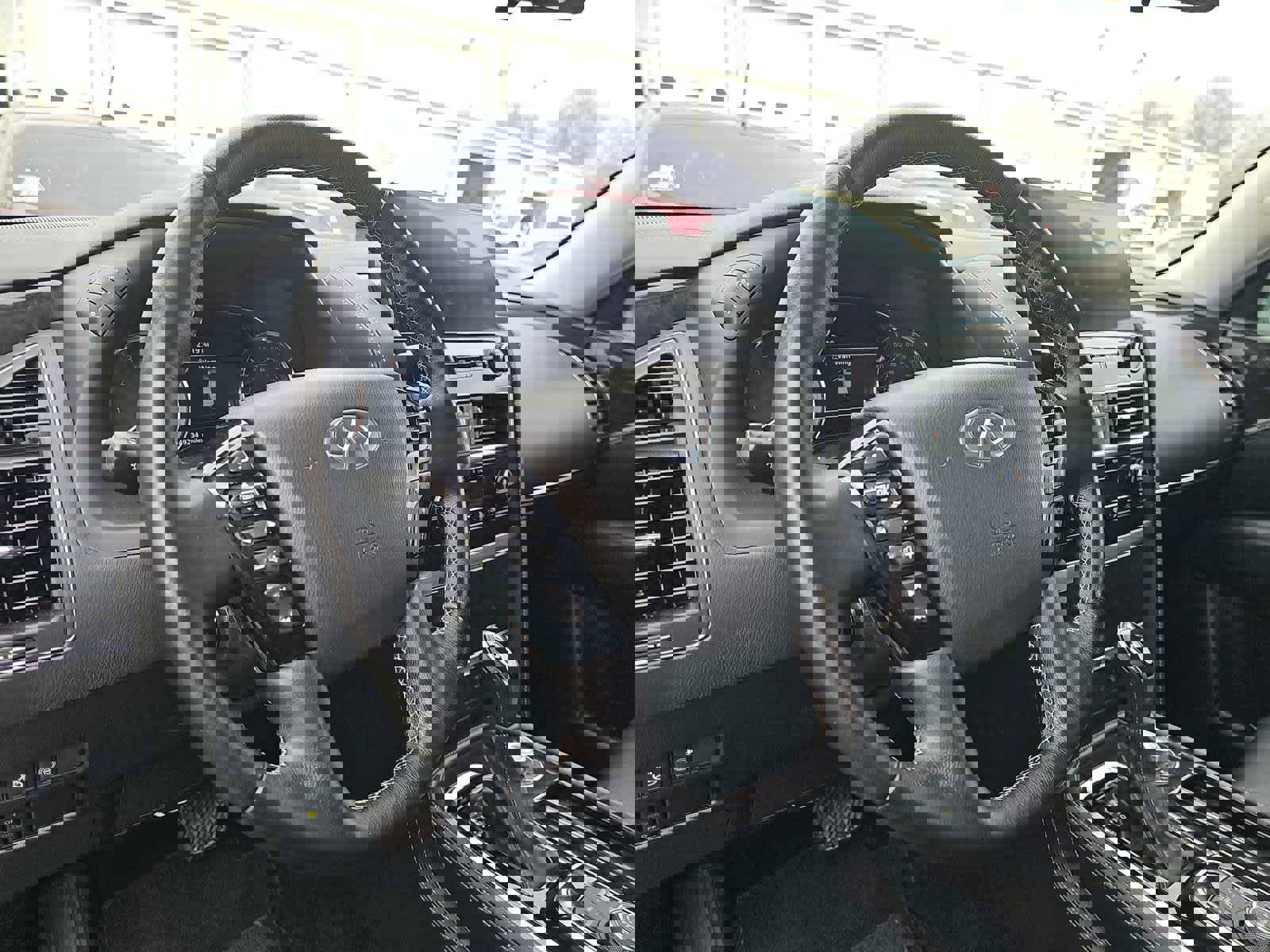 Used 2024 INFINITI QX80 Luxe image 8