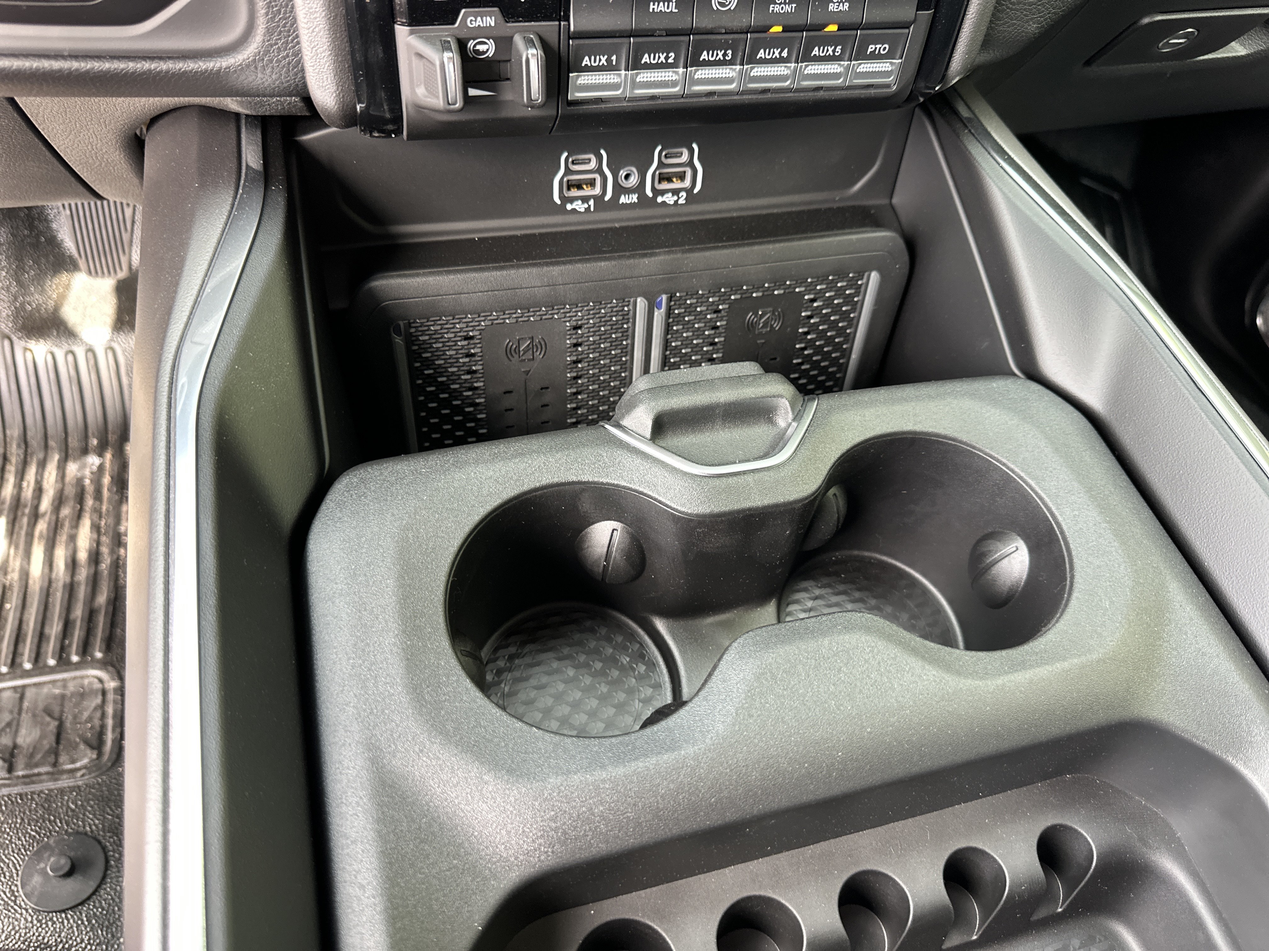 New 2027 RAM 5500 4x4 Crew Cab w/ Laramie Trim Package image 6