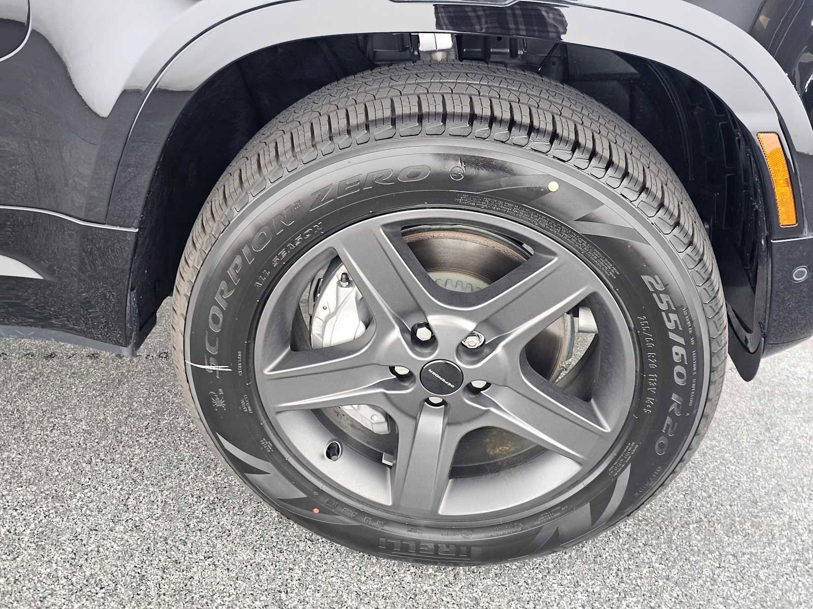 New 2026 Land Rover Defender 110 X-Dynamic SE image 9