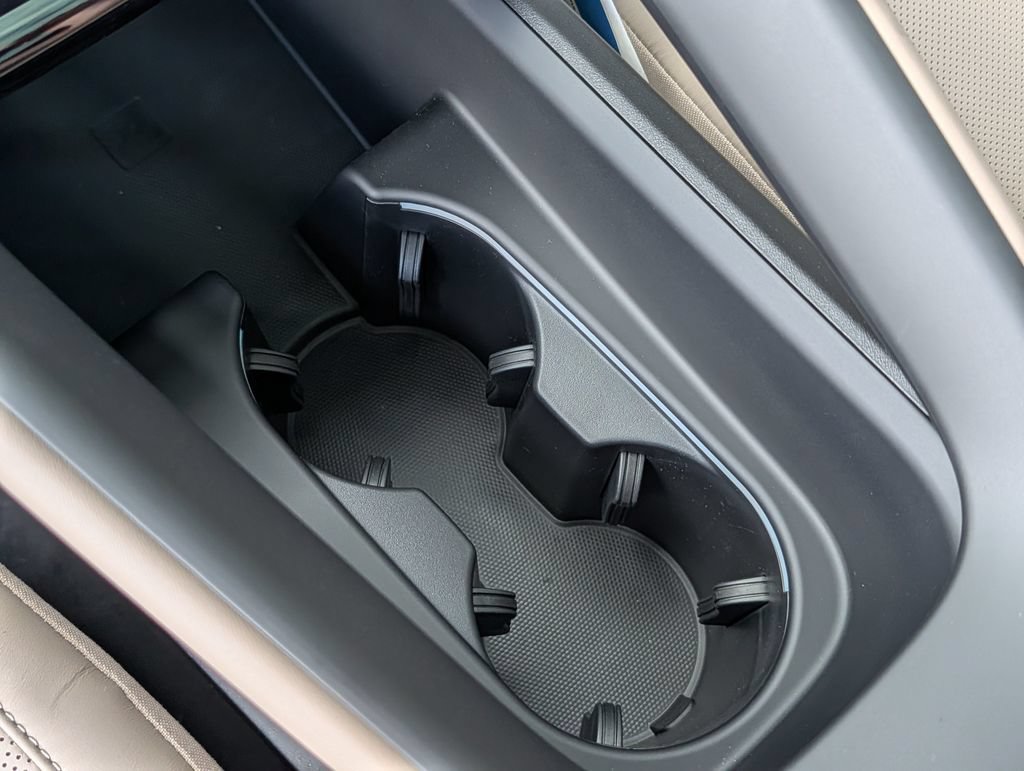 New 2026 Porsche Macan Electric RWD image 25