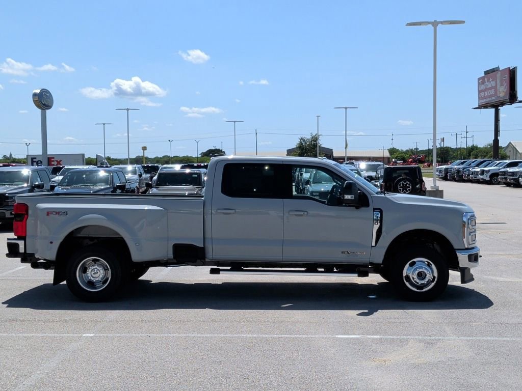 New 2026 Ford F350 Lariat w/ FX4 Off-Road Package AWD/4WD image 9