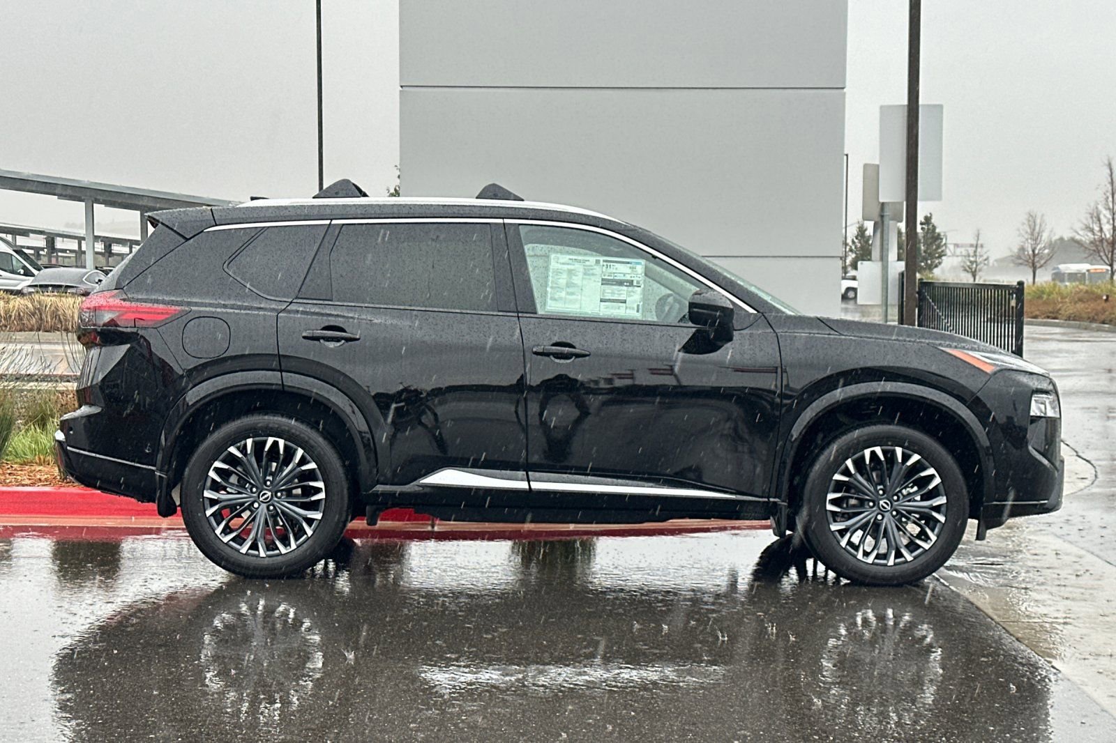 New 2026 Nissan Rogue Platinum w/ Platinum Premium Package image 3