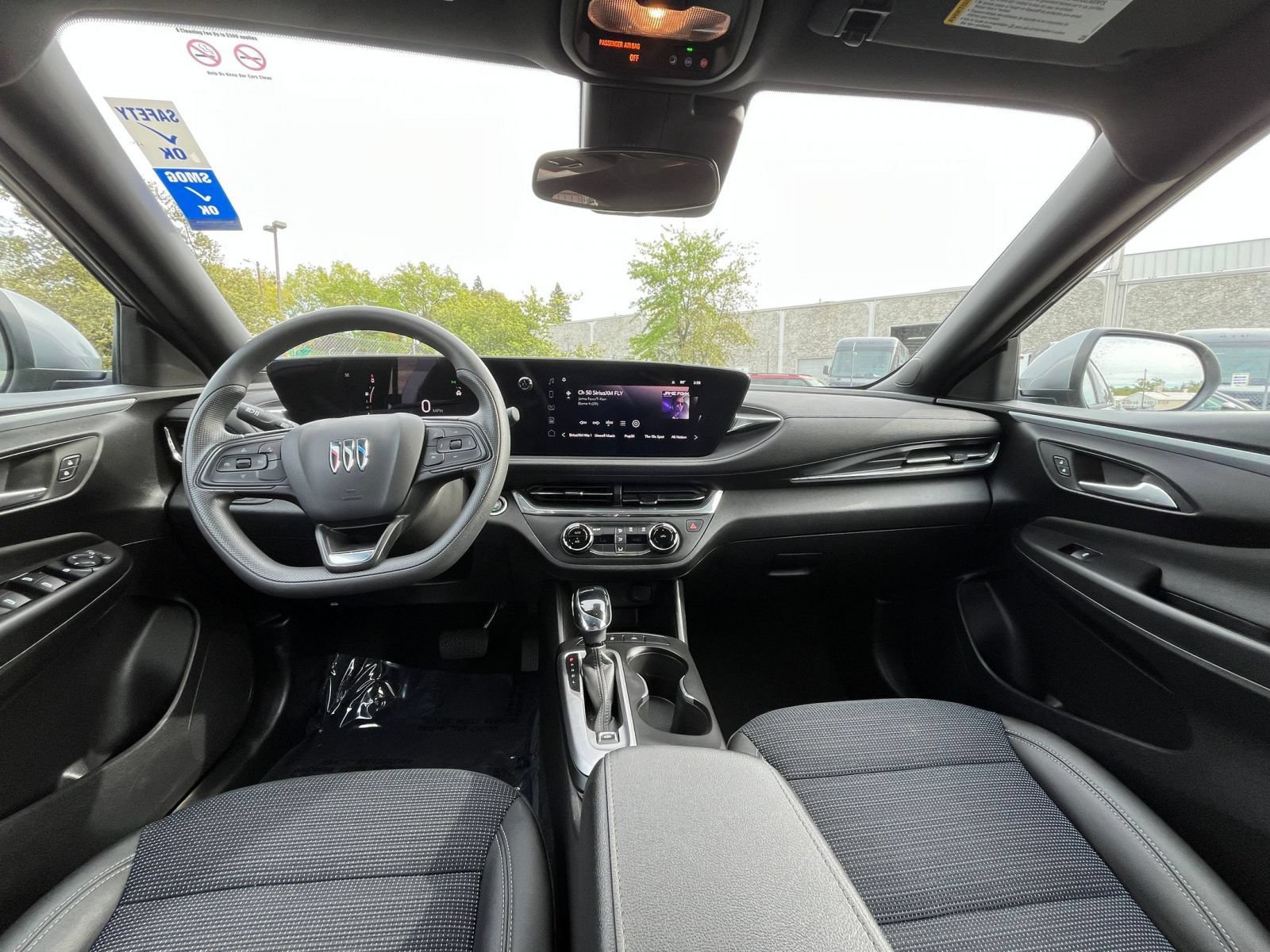 Used 2025 Buick Envista Sport Touring FWD image 32
