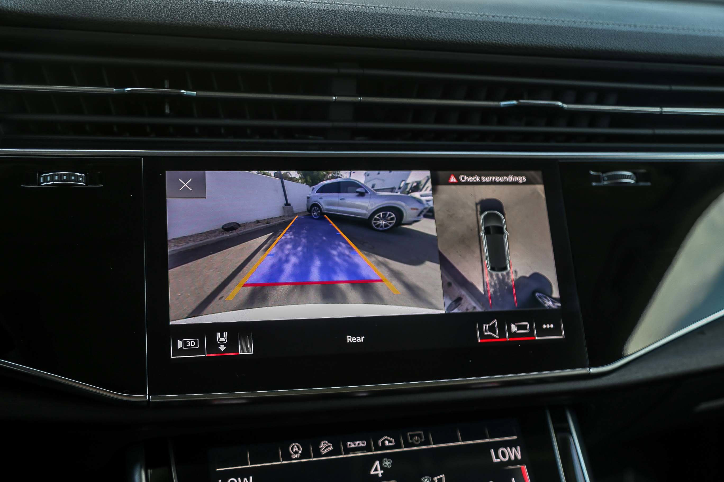 Used 2023 Audi Q8 Premium image 32