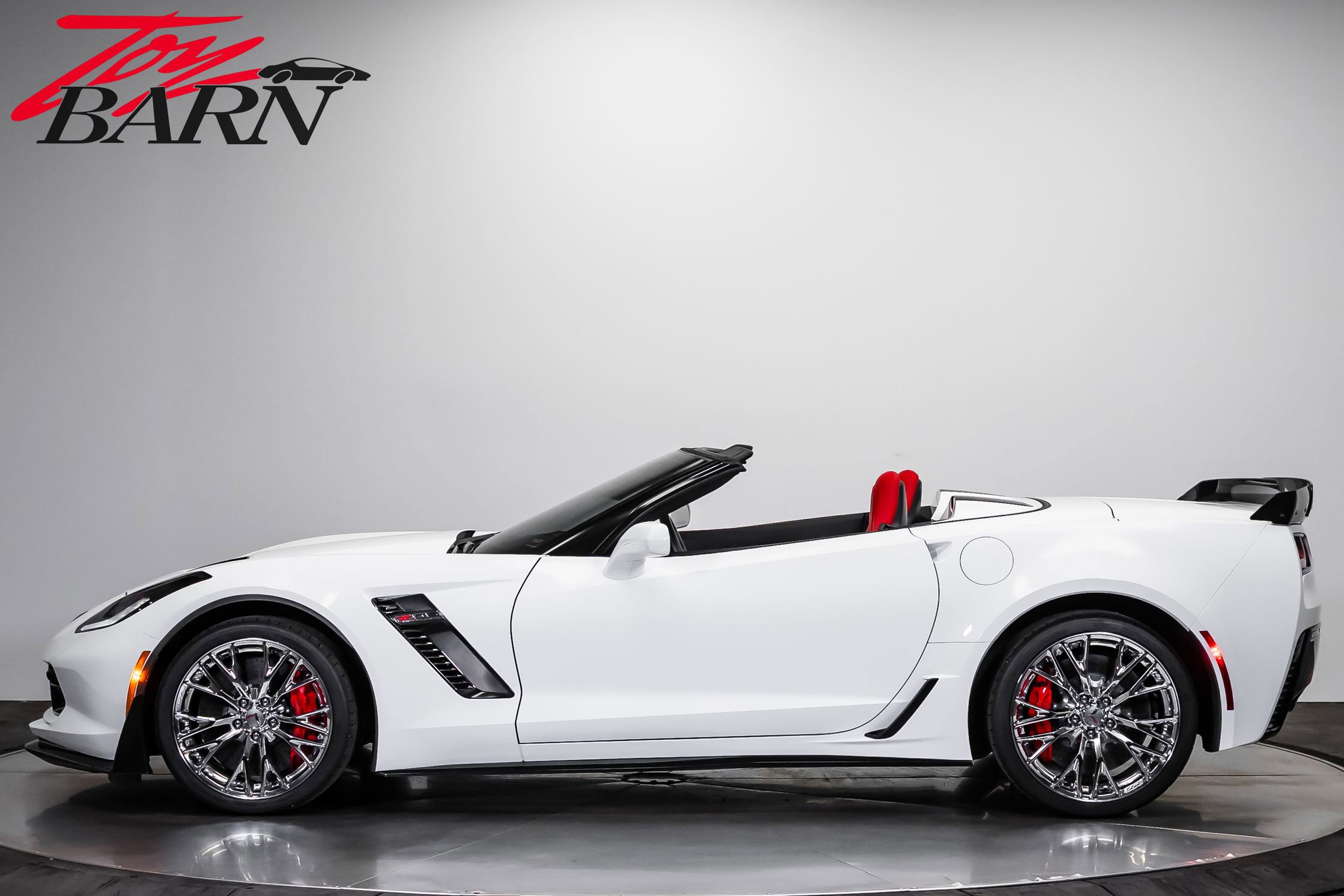 Used 2016 Chevrolet Corvette Z06 w/ 3LZ Preferred Equipment Group RWD image 2
