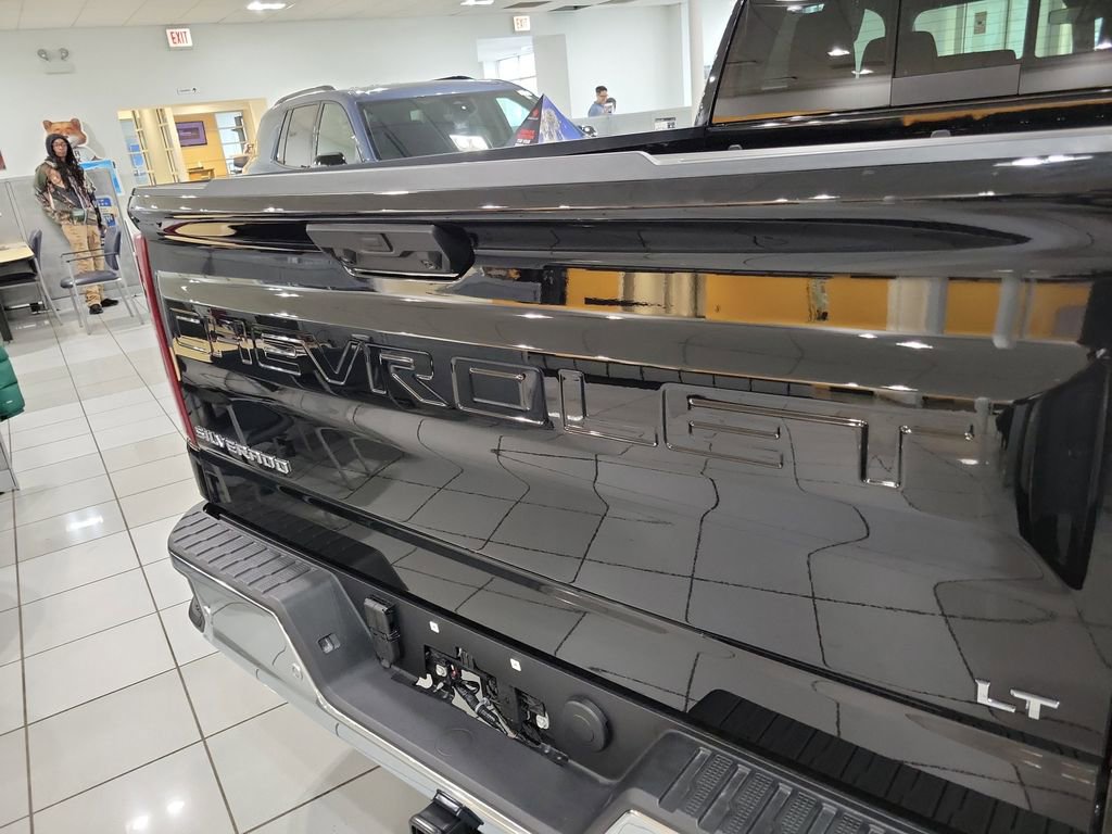 New 2026 Chevrolet Silverado 1500 LT w/ Safety Package image 5