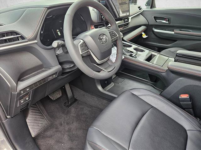New 2026 Toyota Sienna XSE FWD image 3