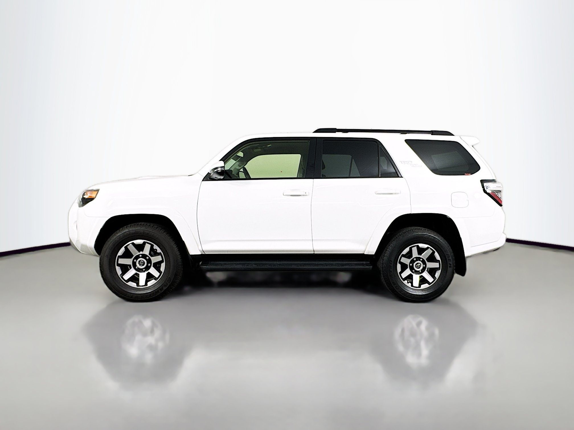 Certified 2023 Toyota 4Runner TRD Off-Road Premium AWD/4WD image 4