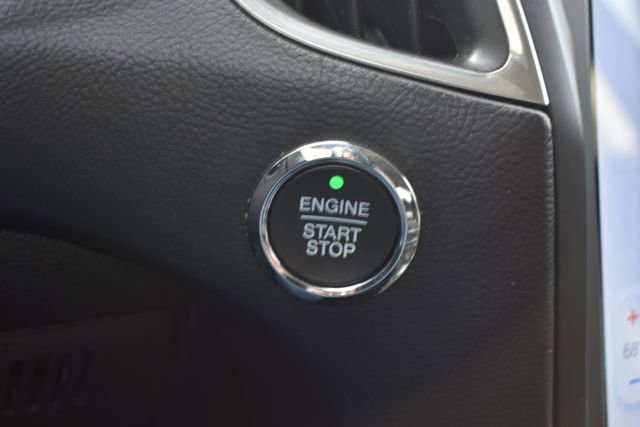 Used 2022 Ford Edge Titanium w/ Equipment Group 301A AWD/4WD image 27