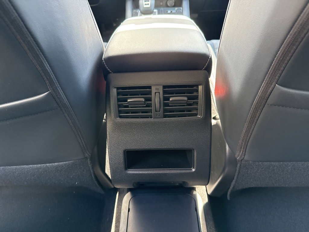 New 2025 Mitsubishi Outlander SE image 19