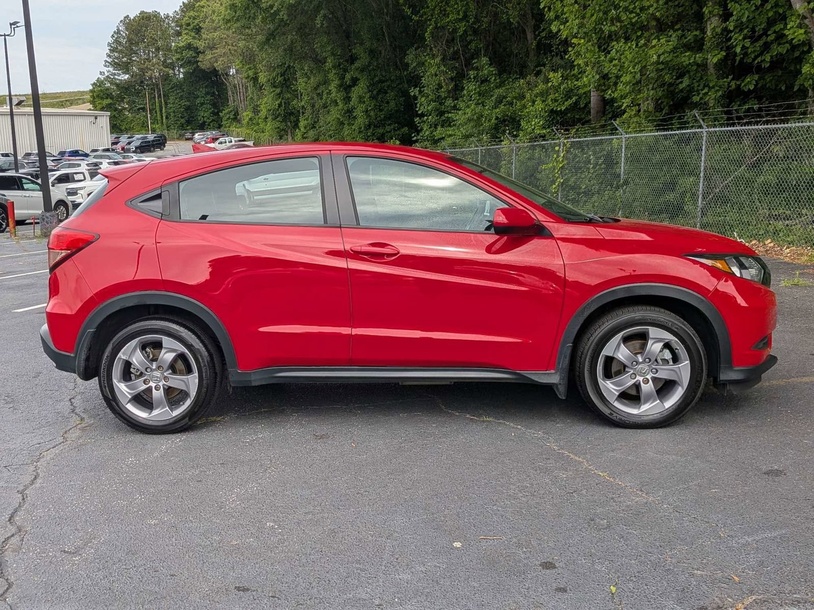 Used 2017 Honda HR-V LX image 3