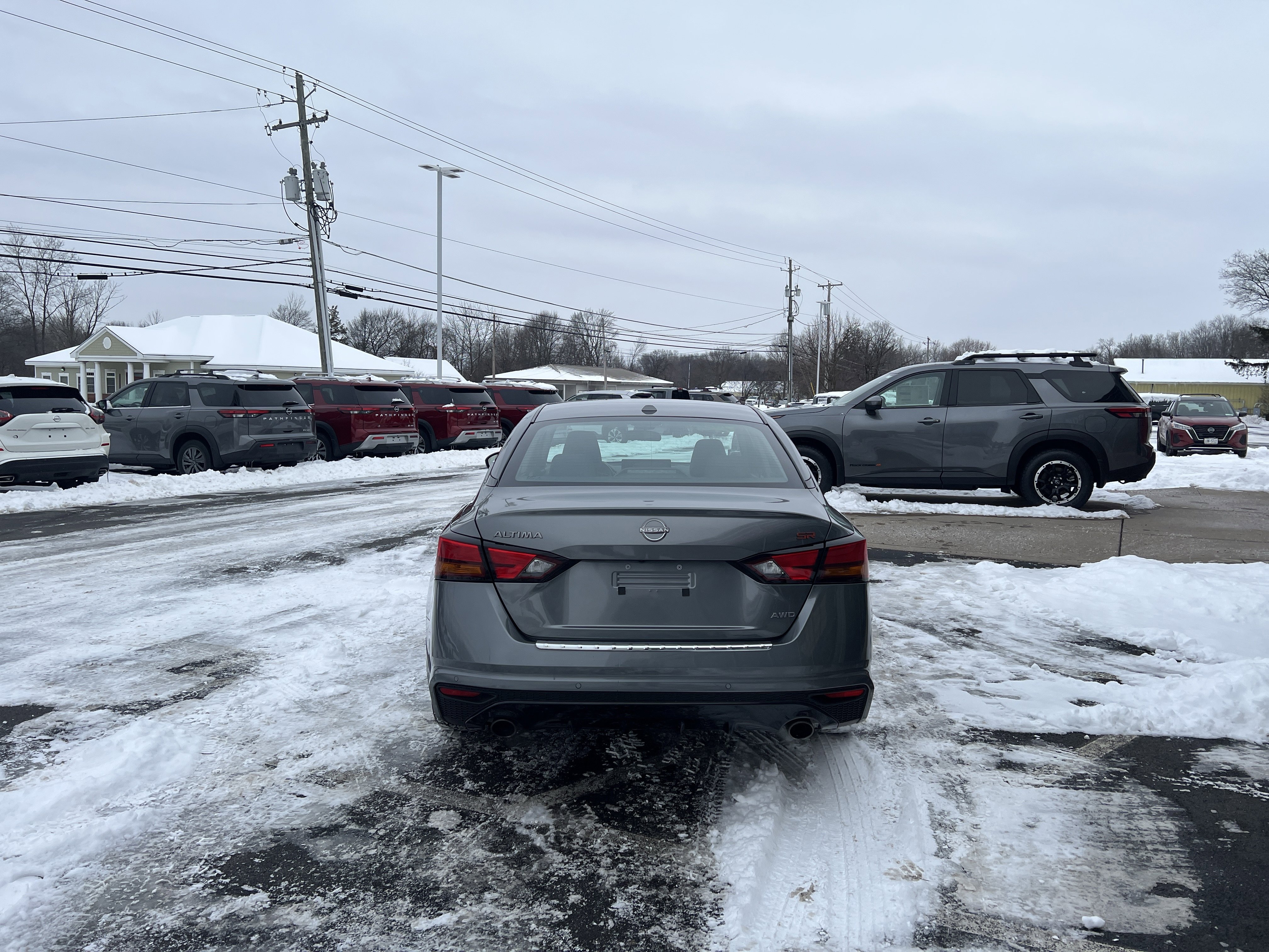 Used 2023 Nissan Altima 2.5 SR w/ SR Premium Package image 9