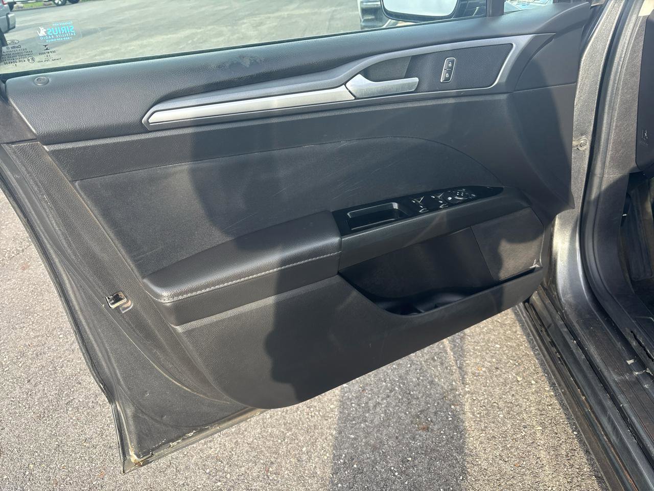 Used 2016 Ford Fusion SE image 17