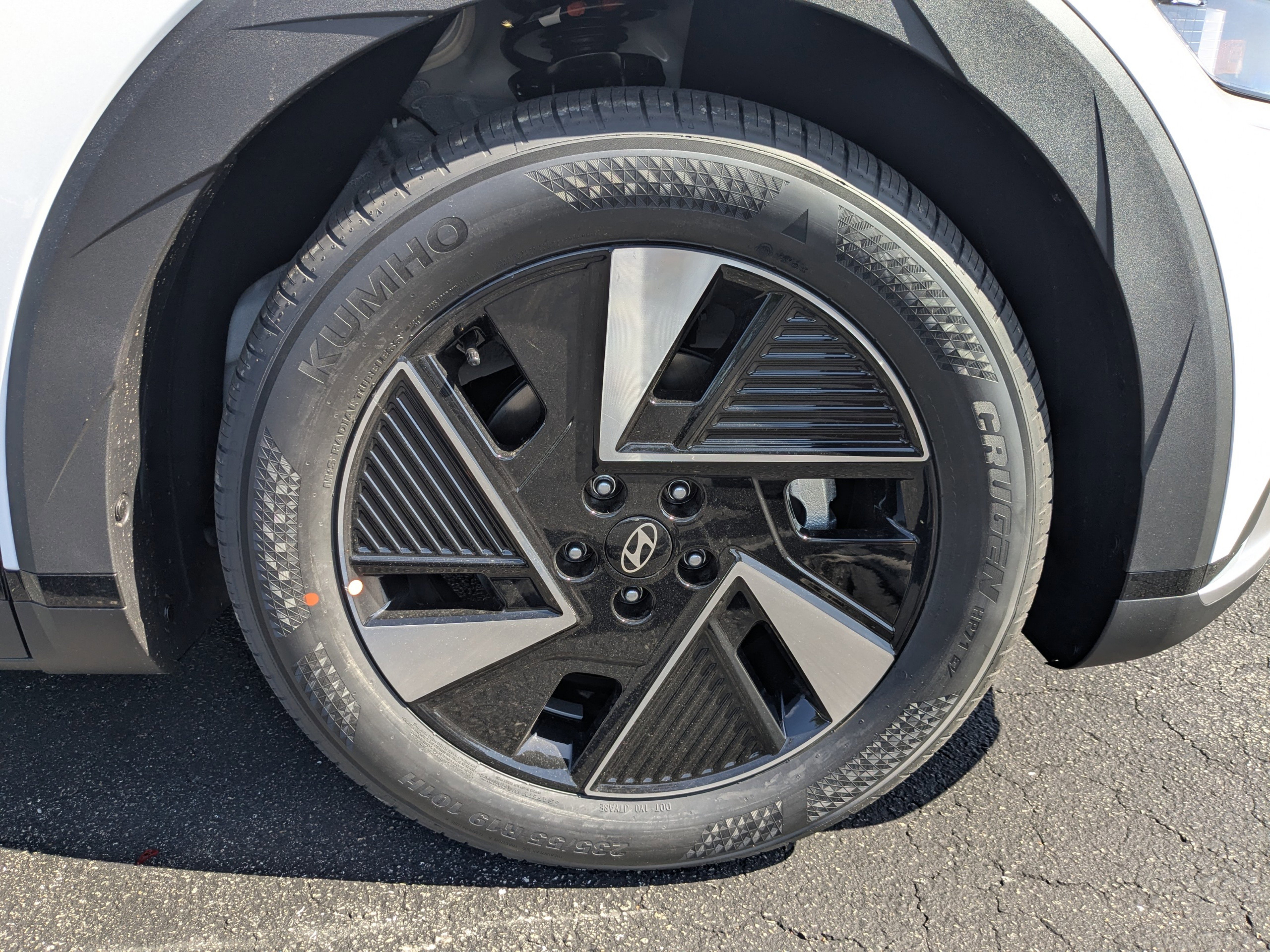 New 2025 Hyundai Ioniq 5 SE image 11
