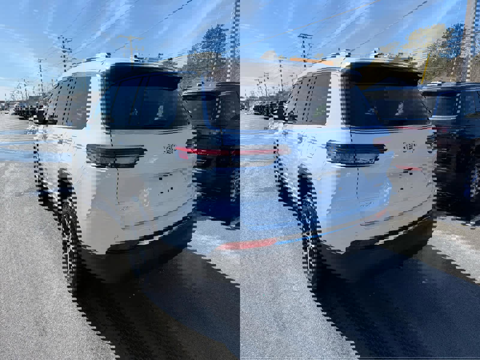 Used 2025 Jeep Grand Cherokee L Limited image 6